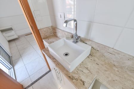 Apartamento para alugar com 68m², 2 quartos e 1 vaga Apartamento para alugar com 68m², 2 quartos e 1 vagaBanheiro da suíte 2