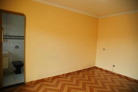 Casa à venda com 225m², 4 quartos e 2 vagasSuíte