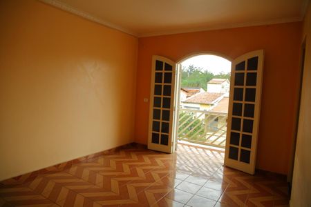Casa à venda com 225m², 4 quartos e 2 vagasSuíte