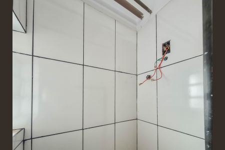 Banheiro de kitnet/studio para alugar com 2 quartos, 30m² em Jardim Esmeralda, São Paulo