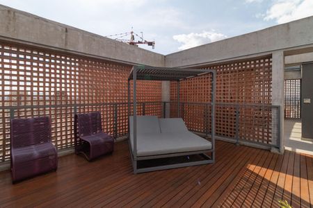 Studio à venda com 30m², 1 quarto e sem vaga Studio à venda com 30m², 1 quarto e sem vagaÁrea comum - Piscina