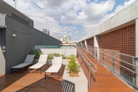 Studio à venda com 30m², 1 quarto e sem vaga Studio à venda com 30m², 1 quarto e sem vagaÁrea comum - Piscina