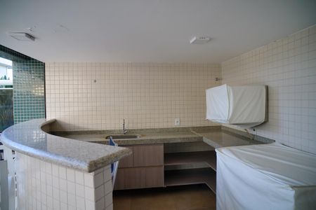 Apartamento à venda com 170m², 3 quartos e 3 vagasÁrea comum - Churrasqueira