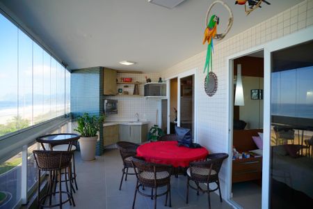 Apartamento à venda com 170m², 3 quartos e 3 vagasVaranda