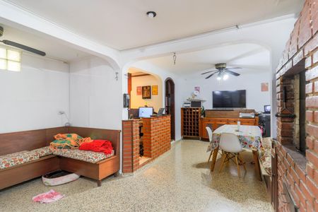 Casa à venda com 270m², 3 quartos e 2 vagas Casa à venda com 270m², 3 quartos e 2 vagasEspaço Gourmet