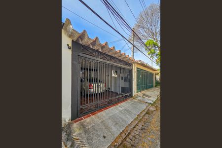 Casa à venda com 270m², 3 quartos e 2 vagas Casa à venda com 270m², 3 quartos e 2 vagasFachada