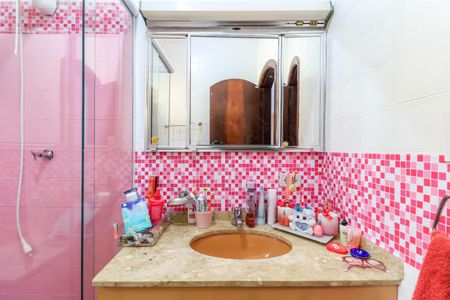 Casa à venda com 270m², 3 quartos e 2 vagas Casa à venda com 270m², 3 quartos e 2 vagasBanheiro