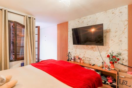 Casa à venda com 270m², 3 quartos e 2 vagas Casa à venda com 270m², 3 quartos e 2 vagasSuíte