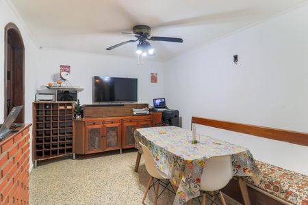 Casa à venda com 270m², 3 quartos e 2 vagas Casa à venda com 270m², 3 quartos e 2 vagasEspaço Gourmet