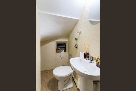 Casa à venda com 270m², 3 quartos e 2 vagas Casa à venda com 270m², 3 quartos e 2 vagasLavabo 1