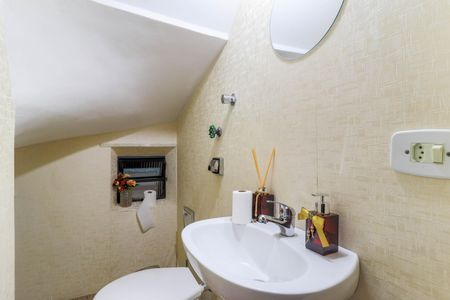 Casa à venda com 270m², 3 quartos e 2 vagas Casa à venda com 270m², 3 quartos e 2 vagasLavabo 1