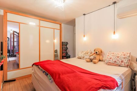 Casa à venda com 270m², 3 quartos e 2 vagas Casa à venda com 270m², 3 quartos e 2 vagasSuíte