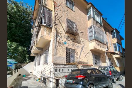 Apartamento para alugar com 100m², 3 quartos e 2 vagas Apartamento para alugar com 100m², 3 quartos e 2 vagasFachada e portaria