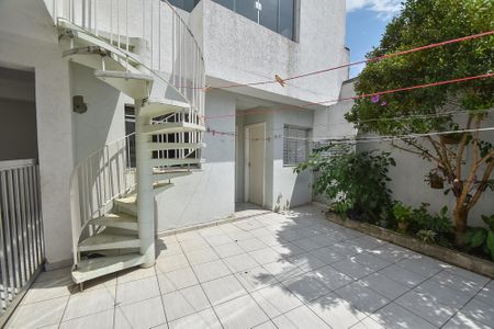 Casa à venda com 209m², 3 quartos e 3 vagasQuintal