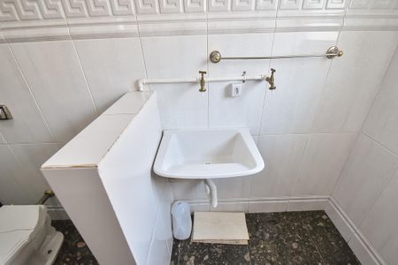 Casa à venda com 209m², 3 quartos e 3 vagasBanheiro Social