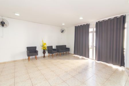 Apartamento para alugar com 48m², 2 quartos e 1 vaga Apartamento para alugar com 48m², 2 quartos e 1 vagaÁrea comum - Salão de festas