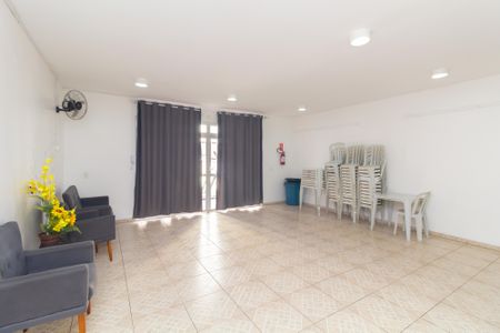 Apartamento para alugar com 48m², 2 quartos e 1 vaga Apartamento para alugar com 48m², 2 quartos e 1 vagaÁrea comum - Salão de festas