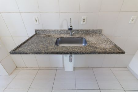 Apartamento para alugar com 48m², 2 quartos e 1 vaga Apartamento para alugar com 48m², 2 quartos e 1 vagaCozinha e Área de Serviço