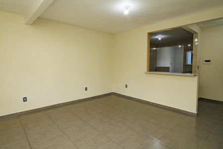 Sala de casa para alugar com 2 quartos, 110m² em Campo Grande, Rio de Janeiro