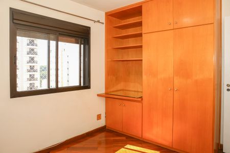 Apartamento à venda com 71m², 2 quartos e 1 vagaQuarto 2