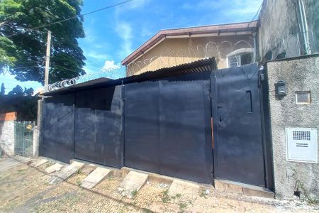 Casa à venda com 280m², 2 quartos e 4 vagas Casa à venda com 280m², 2 quartos e 4 vagasFachada do Prédio