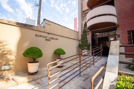 Apartamento para alugar com 151m², 3 quartos e 2 vagasFachada