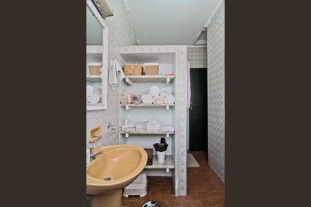 Casa para alugar com 150m², 3 quartos e 2 vagasBanheiro