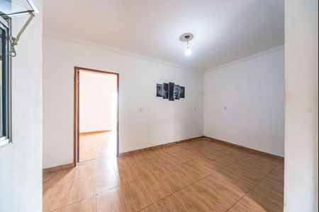 Casa à venda com 200m², 3 quartos e 2 vagas Casa à venda com 200m², 3 quartos e 2 vagasSala