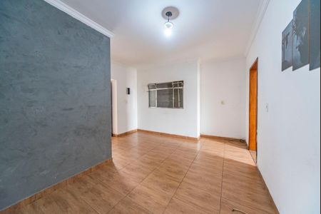 Casa à venda com 200m², 3 quartos e 2 vagas Casa à venda com 200m², 3 quartos e 2 vagasSala
