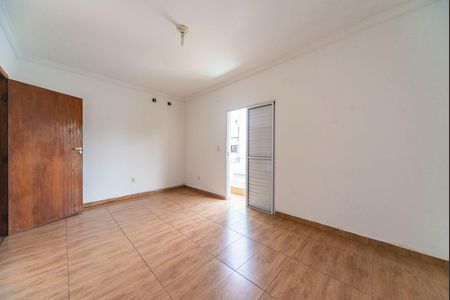 Casa à venda com 200m², 3 quartos e 2 vagas Casa à venda com 200m², 3 quartos e 2 vagasQuarto