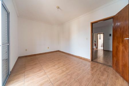 Casa à venda com 200m², 3 quartos e 2 vagas Casa à venda com 200m², 3 quartos e 2 vagasQuarto