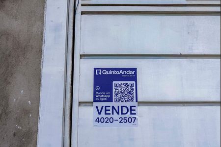 Casa à venda com 200m², 3 quartos e 2 vagas Casa à venda com 200m², 3 quartos e 2 vagasPlaca Instalada na Fachada