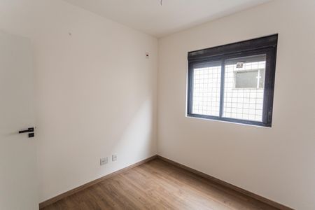 Apartamento à venda com 90m², 3 quartos e 2 vagas Apartamento à venda com 90m², 3 quartos e 2 vagasQuarto 2