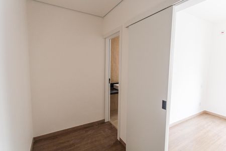 Apartamento à venda com 90m², 3 quartos e 2 vagas Apartamento à venda com 90m², 3 quartos e 2 vagasCloset da Suíte