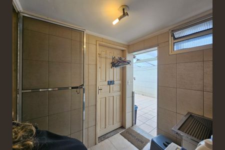 Casa à venda com 238m², 3 quartos e 2 vagas Casa à venda com 238m², 3 quartos e 2 vagasÁrea de Serviço