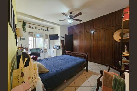 Casa à venda com 238m², 3 quartos e 2 vagas Casa à venda com 238m², 3 quartos e 2 vagasSuíte