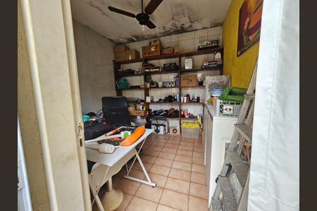 Casa à venda com 238m², 3 quartos e 2 vagas Casa à venda com 238m², 3 quartos e 2 vagasÁrea externa