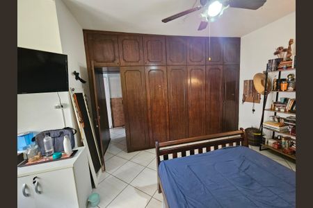 Casa à venda com 238m², 3 quartos e 2 vagas Casa à venda com 238m², 3 quartos e 2 vagasSuíte