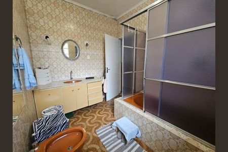 Casa à venda com 238m², 3 quartos e 2 vagas Casa à venda com 238m², 3 quartos e 2 vagasBanheiro da Suíte