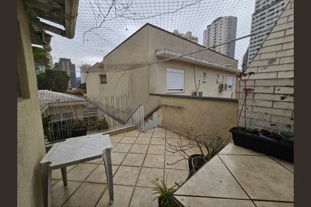 Casa à venda com 238m², 3 quartos e 2 vagas Casa à venda com 238m², 3 quartos e 2 vagasÁrea comum - Churrasqueira