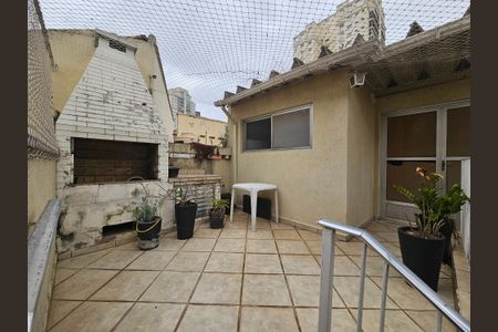 Casa à venda com 238m², 3 quartos e 2 vagas Casa à venda com 238m², 3 quartos e 2 vagasÁrea comum - Churrasqueira