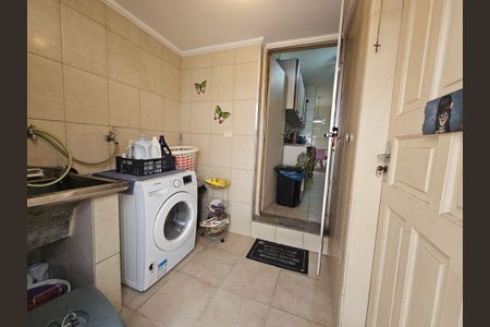 Casa à venda com 238m², 3 quartos e 2 vagas Casa à venda com 238m², 3 quartos e 2 vagasÁrea de Serviço