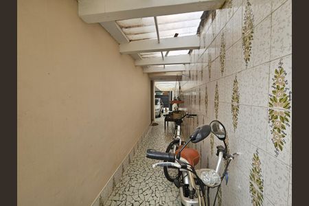 Casa à venda com 238m², 3 quartos e 2 vagas Casa à venda com 238m², 3 quartos e 2 vagasQuintal