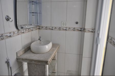 Banheiro social  de apartamento para alugar com 2 quartos, 46m² em Lins de Vasconcelos, Rio de Janeiro