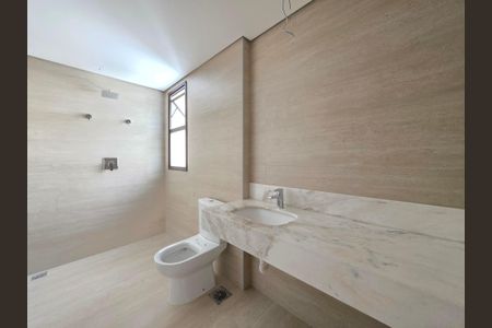 Apartamento à venda com 266m², 3 quartos e 3 vagasBanheiro da Suíte 2