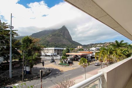 Apartamento à venda com 120m², 3 quartos e 2 vagas Apartamento à venda com 120m², 3 quartos e 2 vagasVista