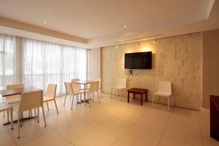 Apartamento à venda com 120m², 3 quartos e 2 vagas Apartamento à venda com 120m², 3 quartos e 2 vagasÁrea comum - Salão de festas