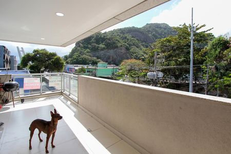 Apartamento à venda com 120m², 3 quartos e 2 vagas Apartamento à venda com 120m², 3 quartos e 2 vagasVaranda
