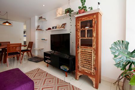 Apartamento à venda com 120m², 3 quartos e 2 vagas Apartamento à venda com 120m², 3 quartos e 2 vagasSala