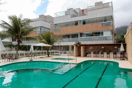 Apartamento à venda com 120m², 3 quartos e 2 vagas Apartamento à venda com 120m², 3 quartos e 2 vagasFachada